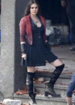 Elizabeth Olsen Aron Taylor Johnson on Age of Ultron set