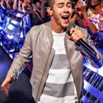 Nick Jonas Performs Close in the Audience at MMVAs Jacket